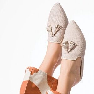 Hush Puppies | NWOT - Sadie Tassel Mules - Size 10 - Color Eggnog Cobra Leather